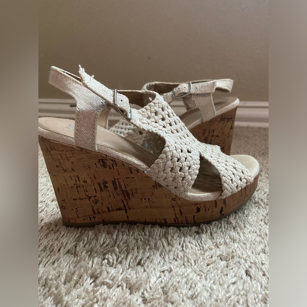 SO wedge heels